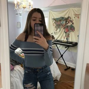 Long sleeved crop top